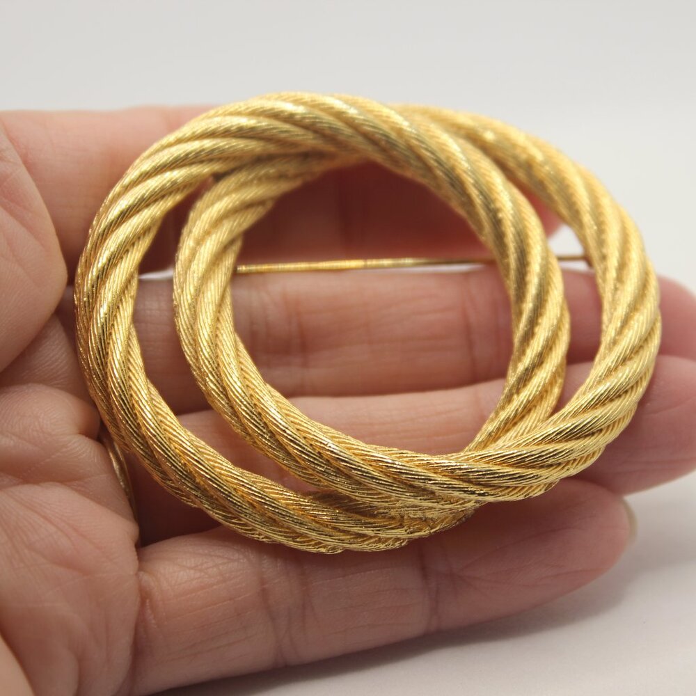 Christian Dior Gold Tone  Vintage 1980s Rope Circle Brooch